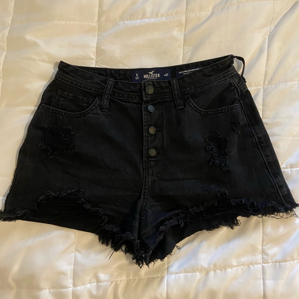 HOLLISTER BLACK DENIM ULTRA HIGH RISE MOM SHORTS